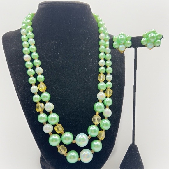 The Unbranded Brand Jewelry - Vintage Japan Double Strand Necklace Clip On Earrings Set 2 18"